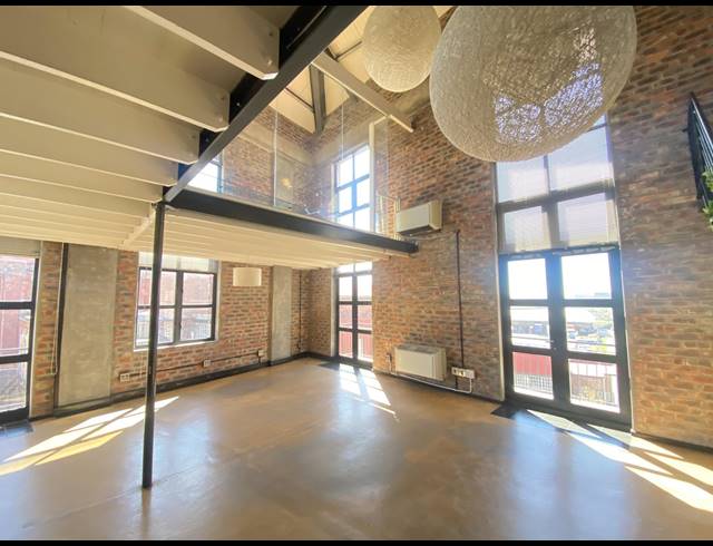 183M² OFFICE TO LET IN WOODSTOCK